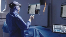 Healthcare provider using OmnifyXR in the surgical setting